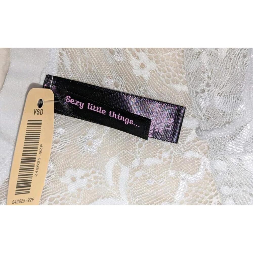 NWT Lot Of 3 Victoria's Secret Panties Size Large - Picture 3 of 8